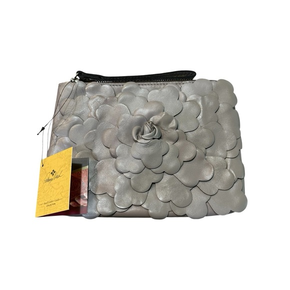 Patricia Nash Handbags - Patricia Nash Floral Petals Cassini Wristlet NEW WITH TAGS, Color: Stone